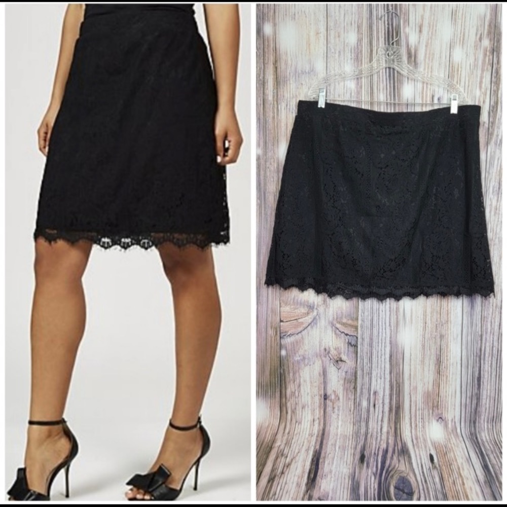Isaac Mizrahi Black Lace Paneled Skort